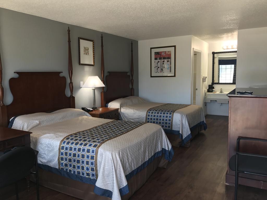 Americas Best Value Inn & Suites Ръселвил Екстериор снимка