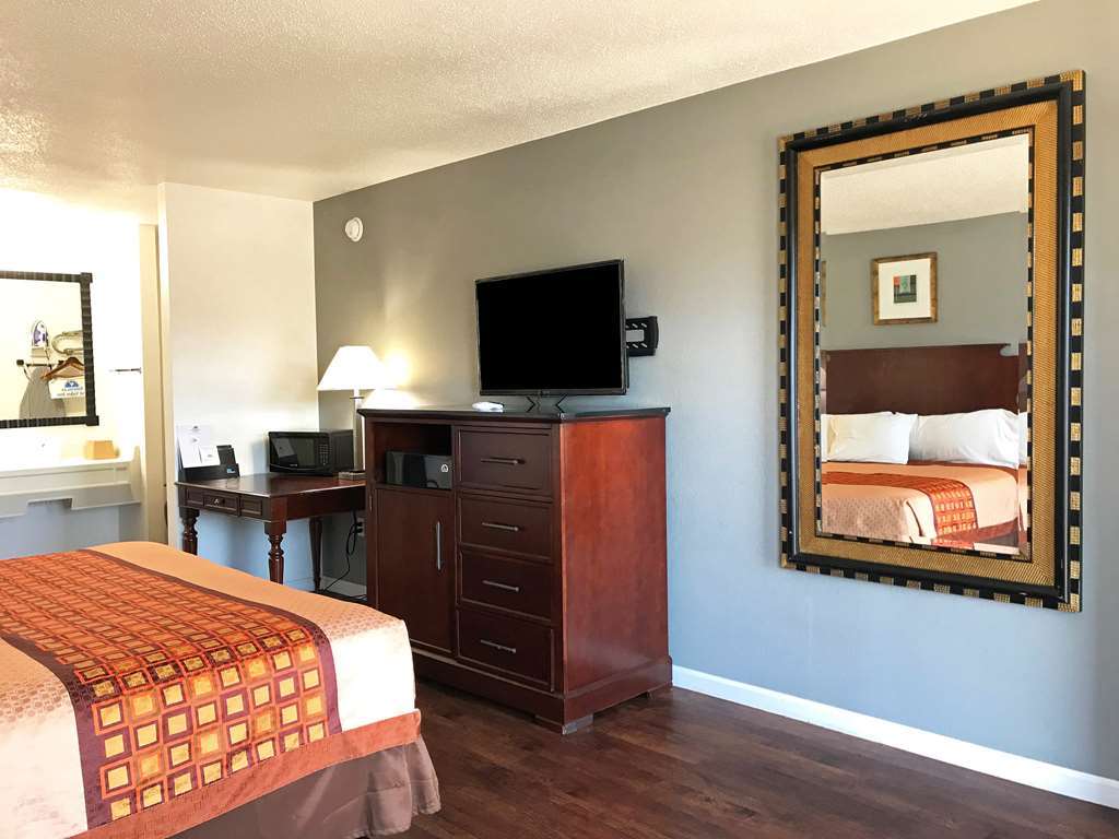Americas Best Value Inn & Suites Ръселвил Стая снимка