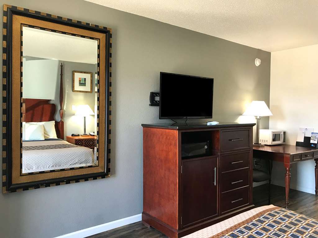 Americas Best Value Inn & Suites Ръселвил Стая снимка