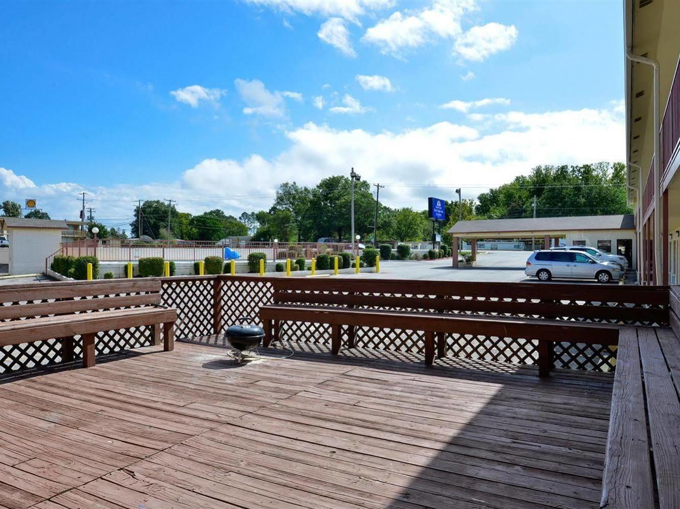 Americas Best Value Inn & Suites Ръселвил Екстериор снимка