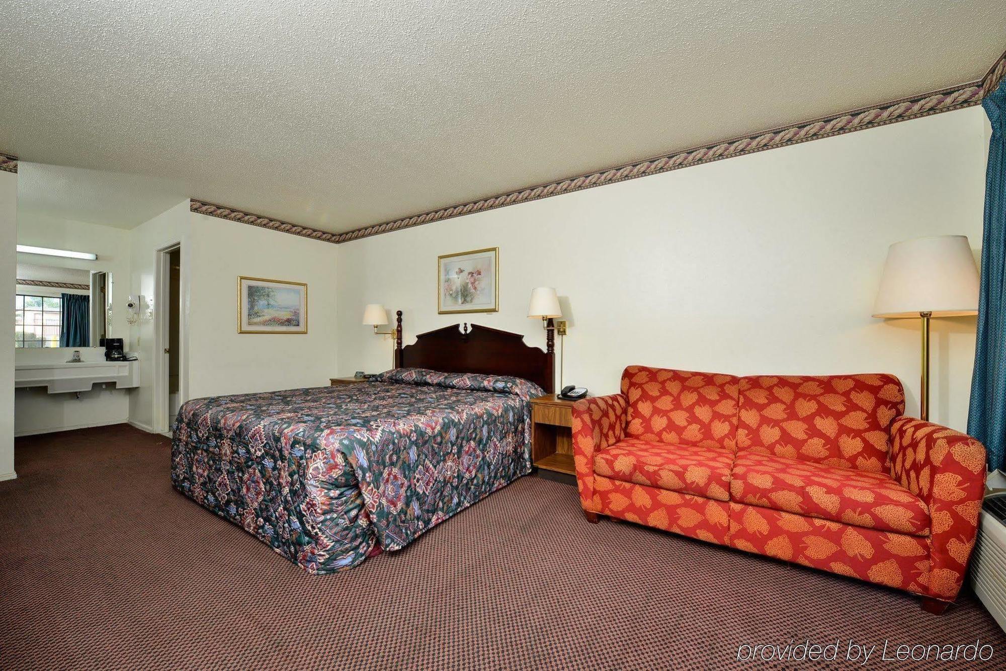 Americas Best Value Inn & Suites Ръселвил Екстериор снимка