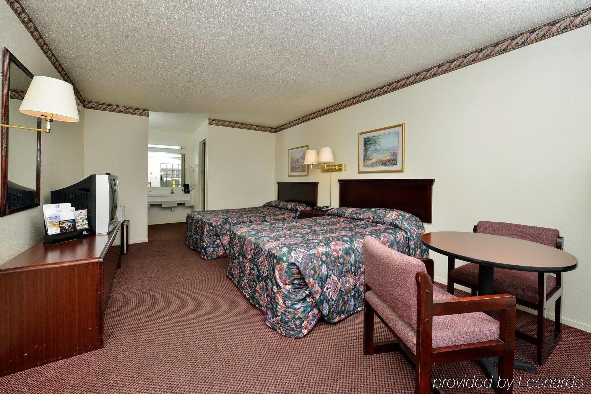 Americas Best Value Inn & Suites Ръселвил Екстериор снимка