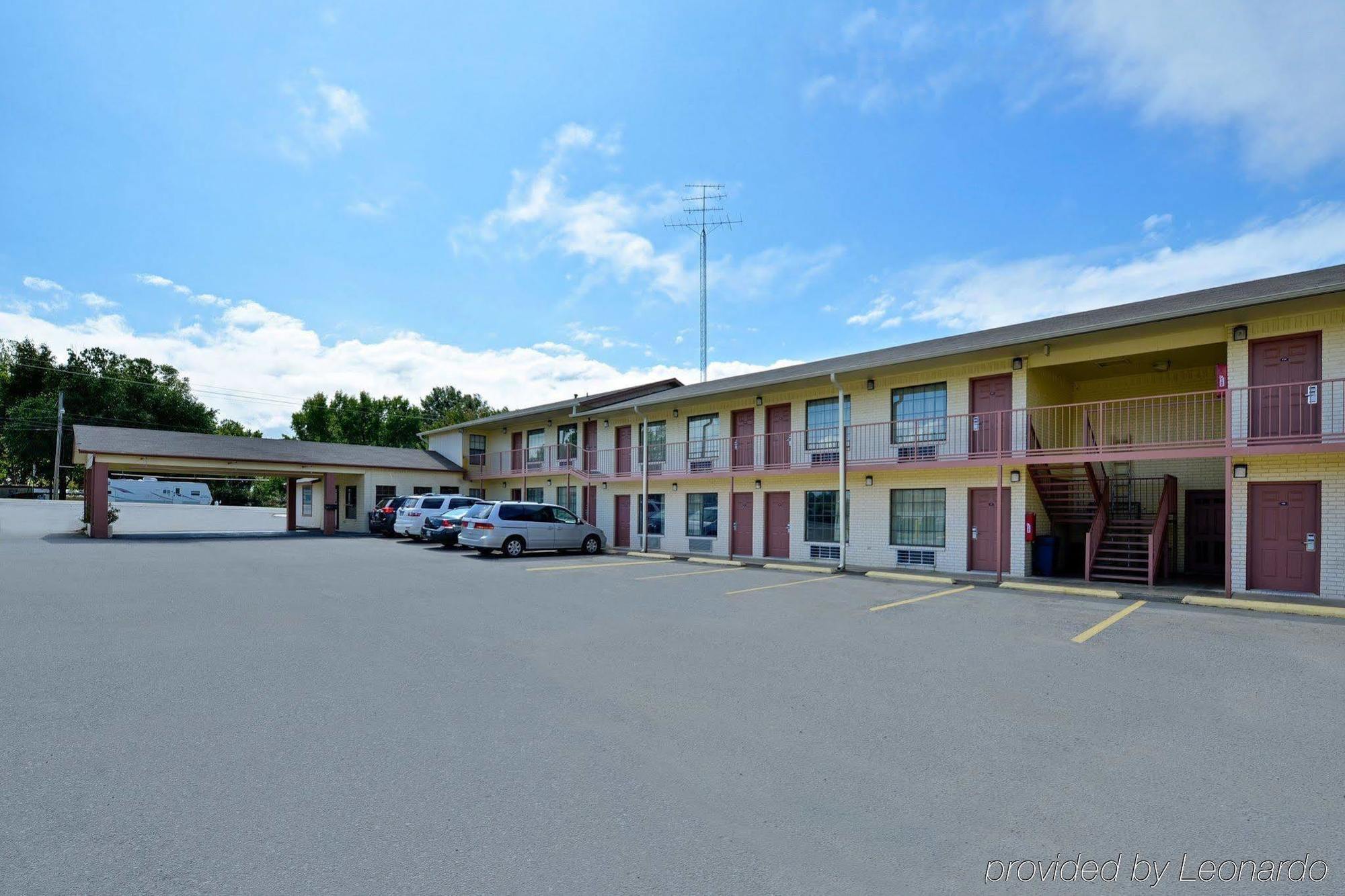 Americas Best Value Inn & Suites Ръселвил Екстериор снимка